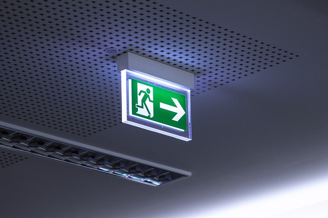 Emergency Exit 4168808 640 (1)